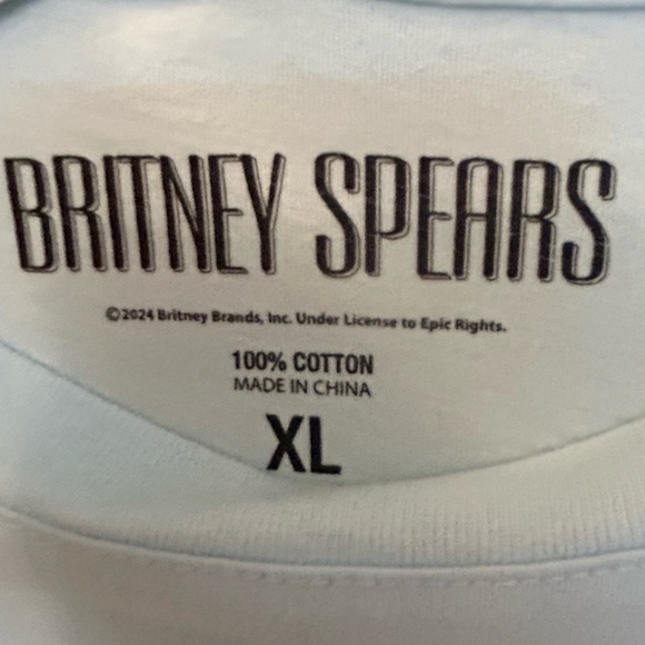 Britney Spears Licensed Baby Blue Graphic Print Band Tee Shirt Women's XL (NWT) - Picture 6 of 9